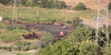 Çanakkale’de tarım arazisinde çıkan yangın kısa sürede kontrol altına alındı