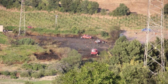 Çanakkale’de tarım arazisinde çıkan yangın kısa sürede kontrol altına alındı