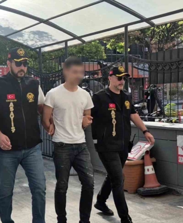 Eskişehir’de 3 kişiyi silahla yaralayan zanlı adliyeye sevk edildi