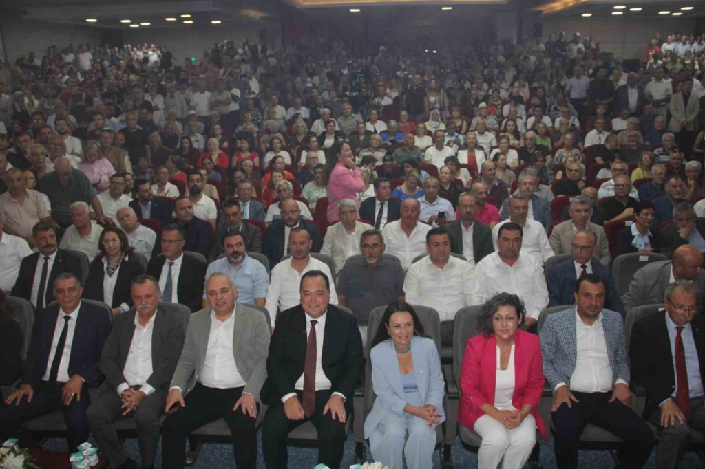 Manisa’da 15 CHP’li belediye başkanı YENİ Parti’ye katıldı
