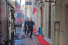 Beyoğlu İstiklal Caddesi’nde restoranda çıkan yangın söndürüldü