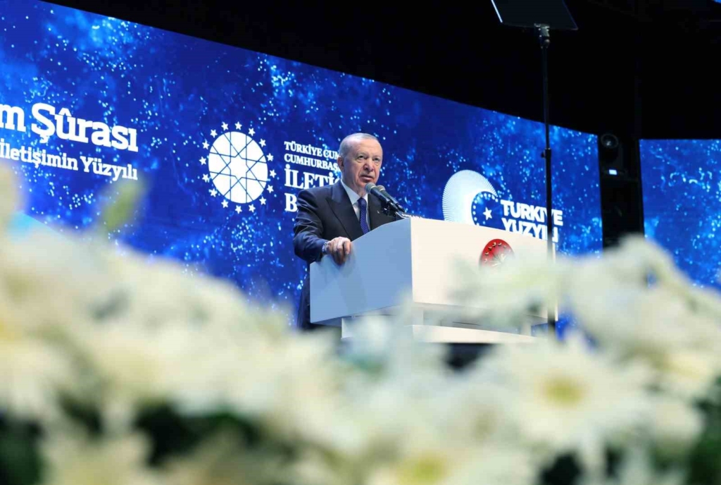 Cumhurbaşkanı Erdoğan: "Depremi kullanarak siyasi ve ekonomik fırsatçılık yapanlar bugün adalete hesap veriyor"