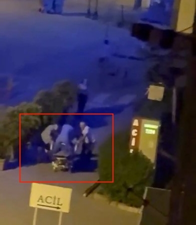 Kadın doktordan sedye üzerinde hayat kurtaran müdahale