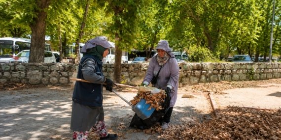 Park Bahçeler Müdürlüğü’nden Karacabey genelinde yoğun mesai