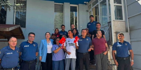 Otizmli çocuklardan duyarlı başkomisere teşekkür