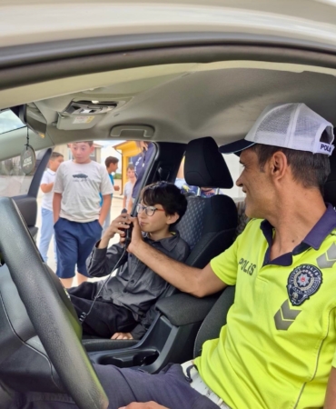Miniklere polislik mesleği ve güvenli yaşam eğitimi
