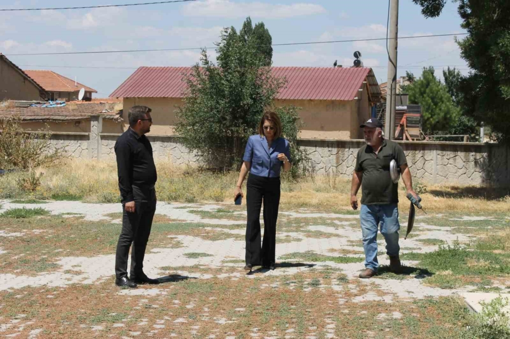 Altıntaş’ta köy okulları yeni eğitim yılına hazırlanıyor
