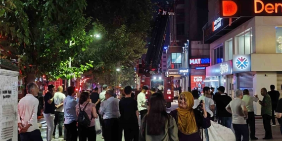 Batman’da plazada çıkan yangın korkuttu