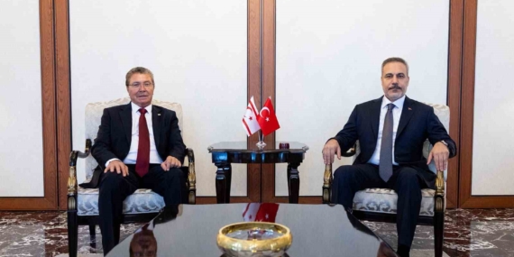 Bakan Fidan, KKTC Başbakanı Ünal Üstel ile görüştü