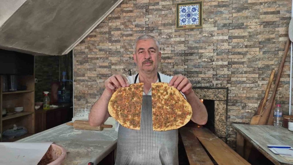 Yarım asırdır 400 derecelik ateşin başında emek veriyor