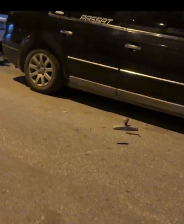 Kavga eden grup polisi görünce dağıldı, geriye kol saati ve kapı kolu kaldı