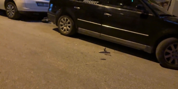 Kavga eden grup polisi görünce dağıldı, geriye kol saati ve kapı kolu kaldı