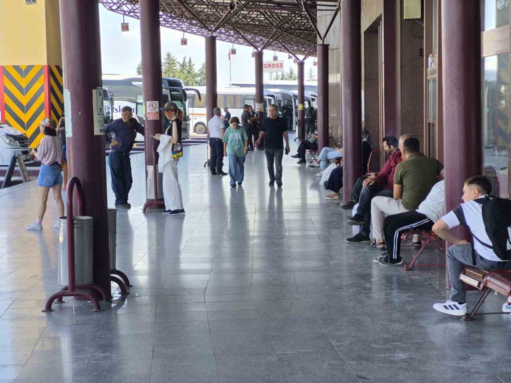 Yaz sezonu gelmesine rağmen otobüs seferlerinde durgunluk yaşanıyor