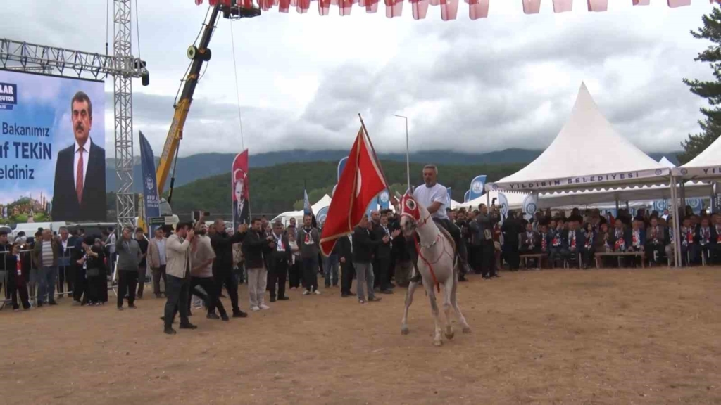 Milli Eğitim Bakanı Tekin Bursa’da Büyük Erzurum Yayla Şenliği’ne katıldı