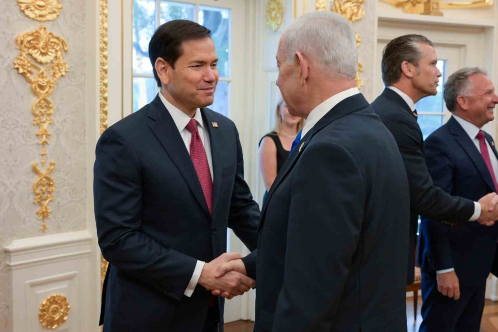 Trump ve Netanyahu, İran’la yapılan savaşın başından beri ilk kez yüz yüze görüştü