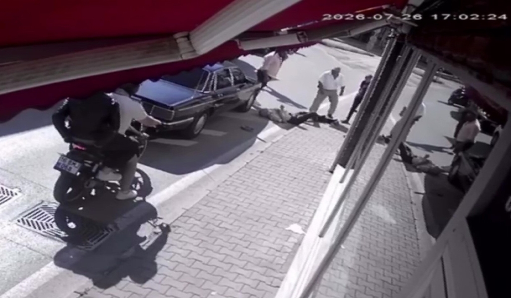 Bursa’da otomobilin çarptığı yaya ağır yaralandı