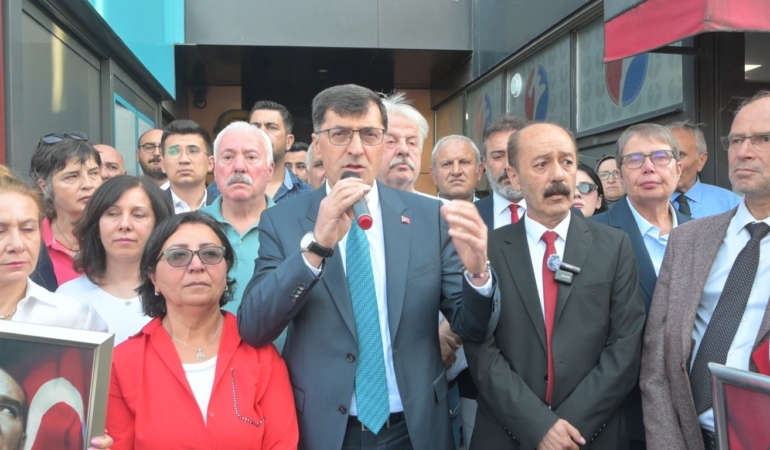 CHP Kütahya Teşkilatı’nda toplu istifa: 3 belediye başkanı ile birlikte Yeni Parti’ye katıldı