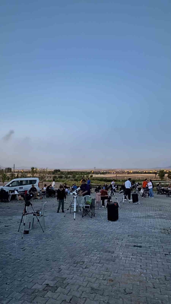 Eskişehir’de gökyüzü heyecanı: Vatandaşlar gezegenleri yakından gözlemledi