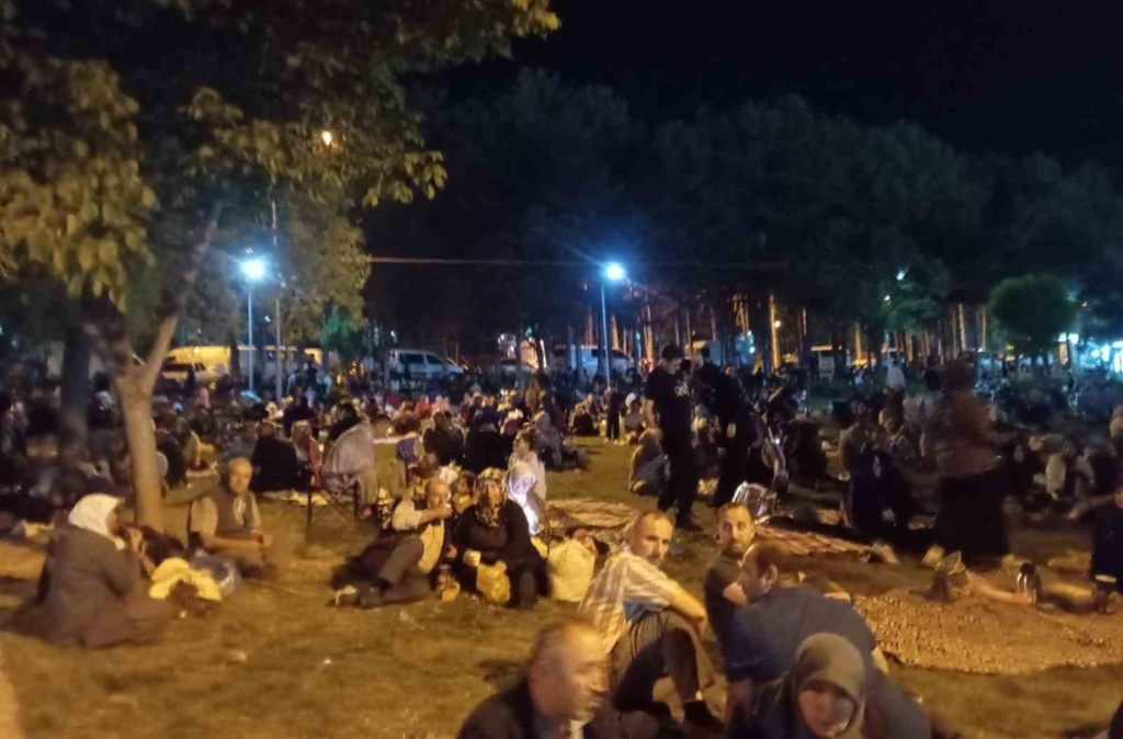 Gediz Tarhana Festivali’nin son gününde festival alanında insan seli