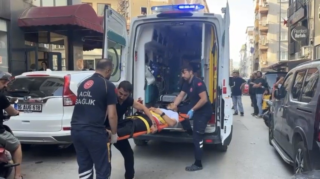 Bursa’da silahlı kavgada 21 yaşındaki genç yaralandı