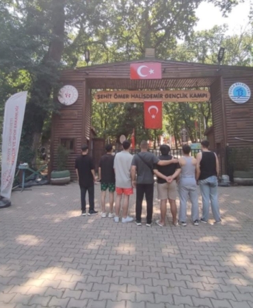 Gençler gençlik kampında bir araya geldi