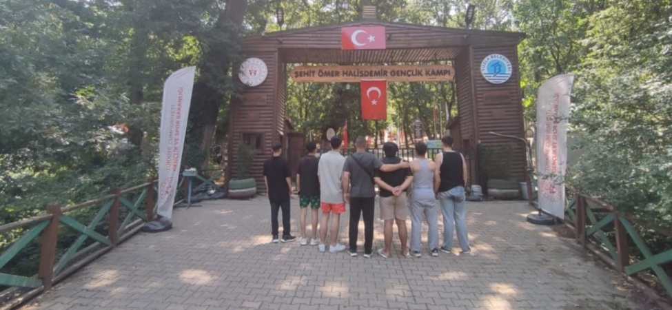 Gençler gençlik kampında bir araya geldi