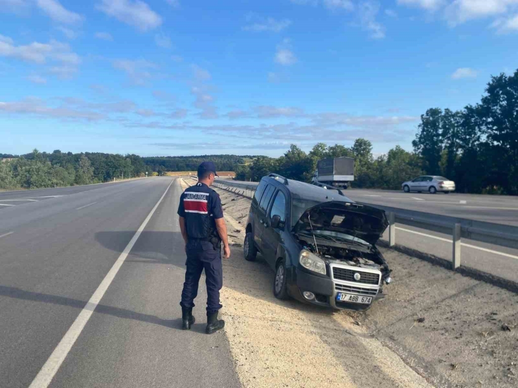 Bilecik’te meydana gelen trafik kazasında 3 kişi yaralandı