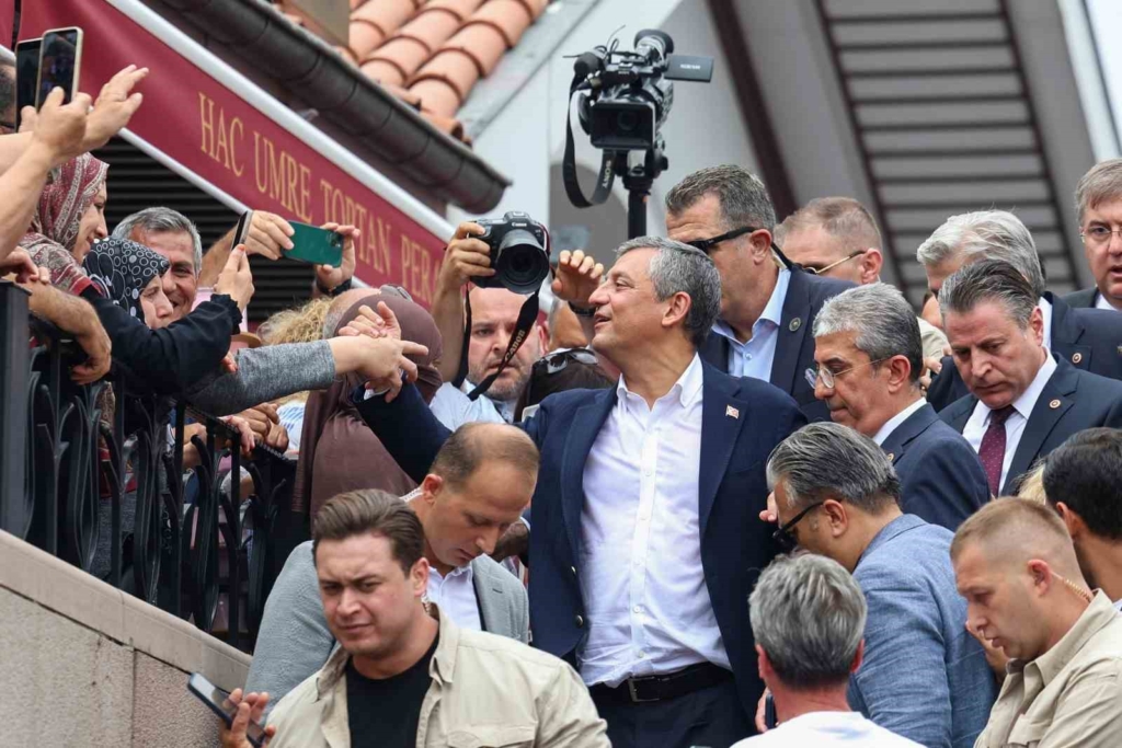 Özgür Özel: "YENİ Parti ilk kez ve son kez ana muhalefet partisi olarak bütçe çalışmalarına katılacak"