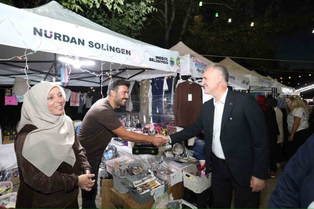Hanımeli alışveriş şenliği tüm coşkusuyla devam ediyor