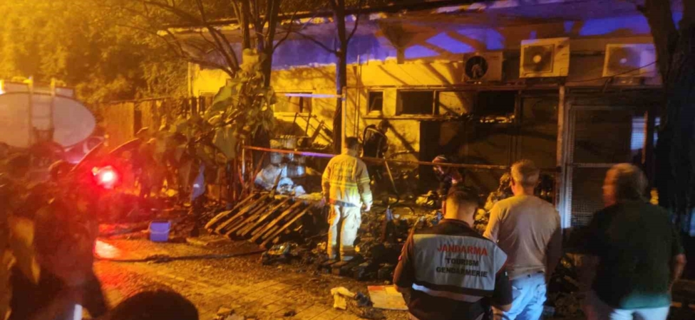 Avşa Adası’nda depoda çıkan yangın söndürüldü