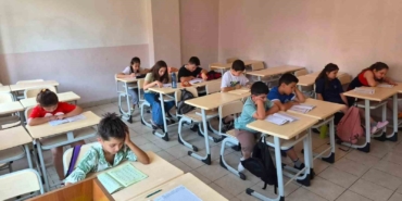 Eskişehir’de gençler yaz okulunda hem eğleniyor hem öğreniyor