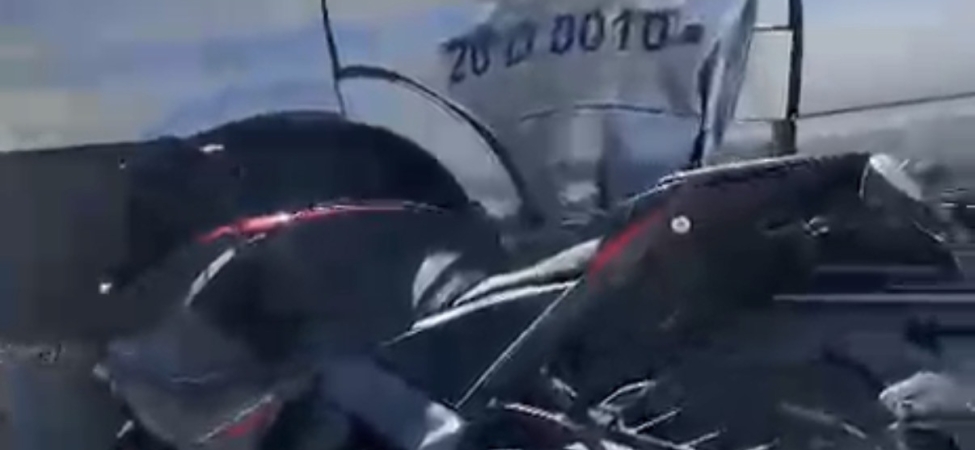 Dolmuşa yandan çarpan motosikletin sürücüsü yaralandı