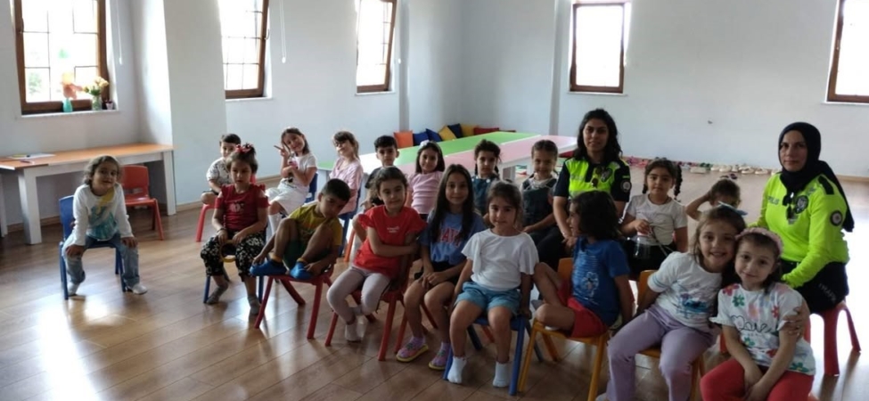 Kur’an kursu öğrencilerine uygulamalı trafik eğitimi