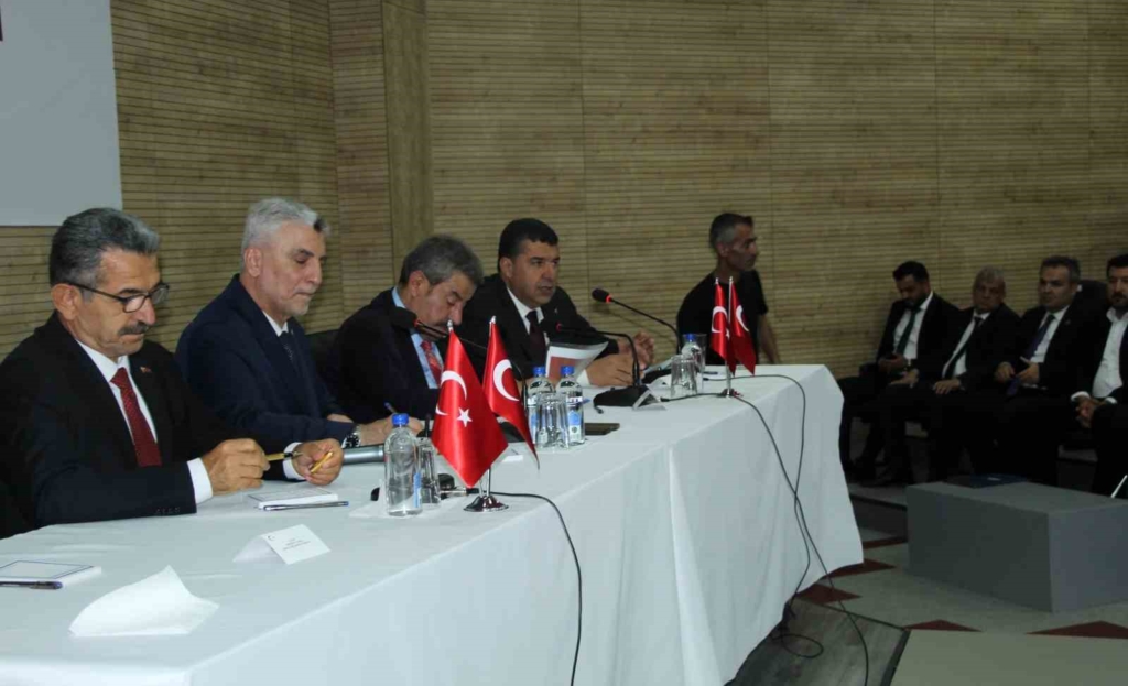 Ticaret Bakanı Bolat: "Enerjinin merkezi Şırnak, Türkiye’nin kalkınma koridorlarının kalbinde"