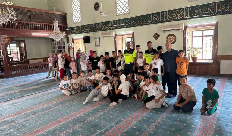 Jandarmadan 61 öğrenciye trafik eğitimi