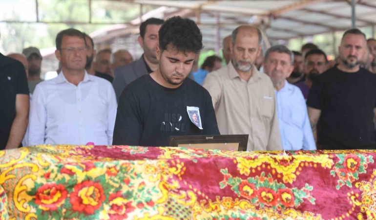 Suudi Arabistan’da yangında ölen 4 Hataylı memleketlerinde toprağa verildi