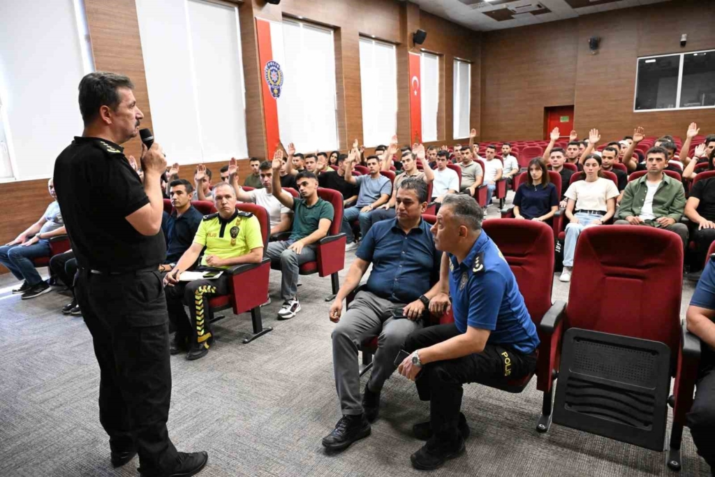Kütahya’da göreve başlayan polis memurlarına oryantasyon eğitimi