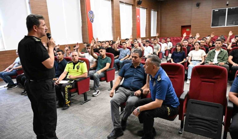 Kütahya’da göreve başlayan polis memurlarına oryantasyon eğitimi