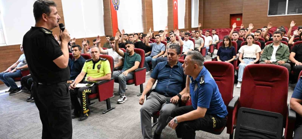 Kütahya’da göreve başlayan polis memurlarına oryantasyon eğitimi