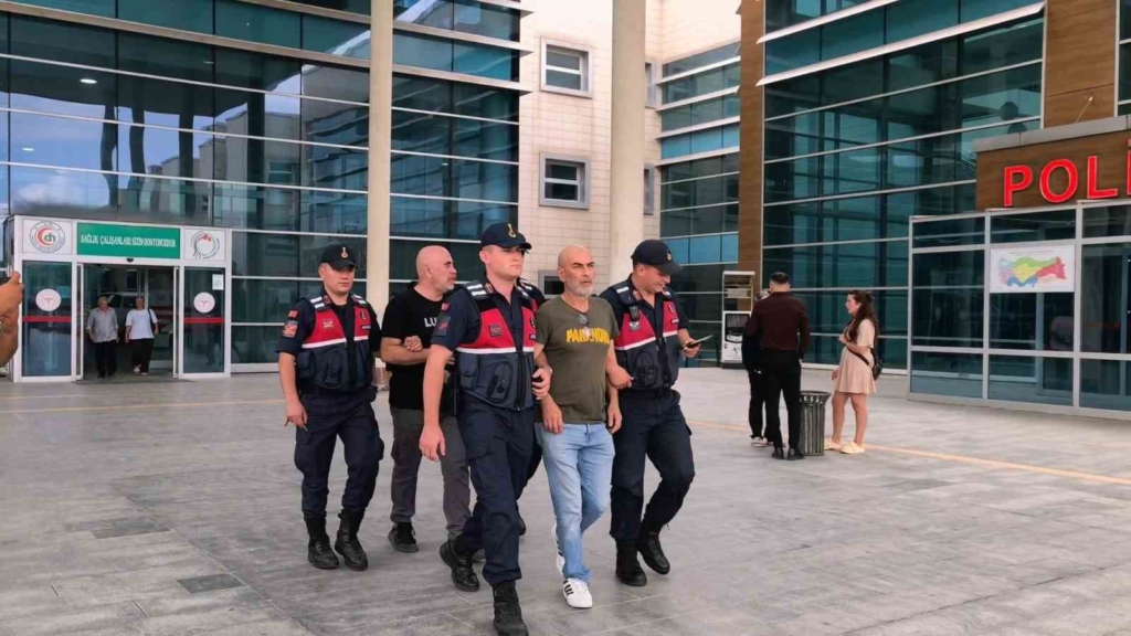 Adli kontrolle serbest kalan ünlü yönetmen Ezel Akay: "Mahkeme sonunda her şeyi öğreneceksiniz"
