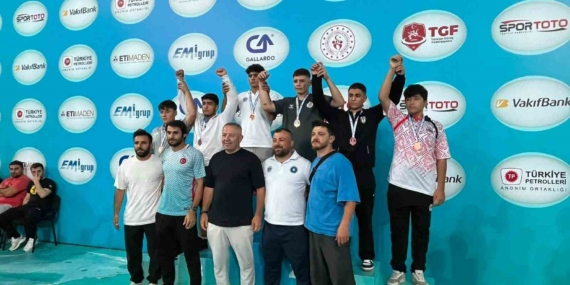 Minikler Güreş Türkiye Şampiyonası’na büyükşehir damgası!