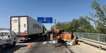 Kazada devrilen traktör sürücüsü hayatını kaybetti