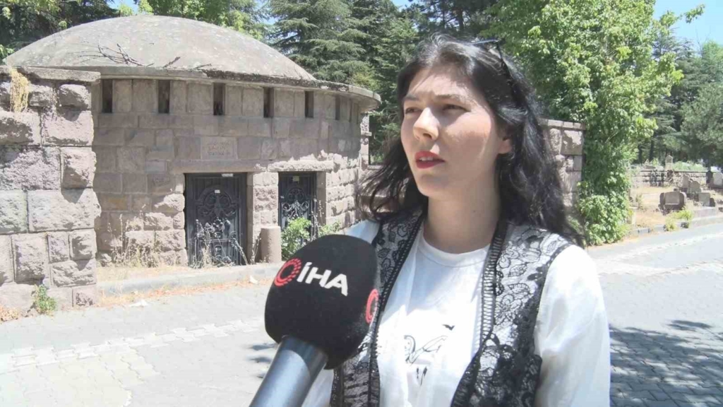 Tek parti döneminde Krematoryum(ölü yakma tesisi) olarak yapıldı, kemik deposu olarak kullanıldı