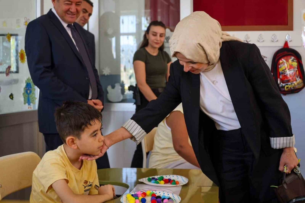 Özel ihtiyaçlı öğrenciler için açılan kurslar yerinde incelendi