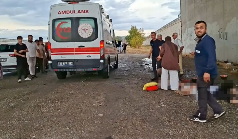 Bursa’da köprülü kavşakta feci kaza: 3 ölü, 2 ağır yaralı