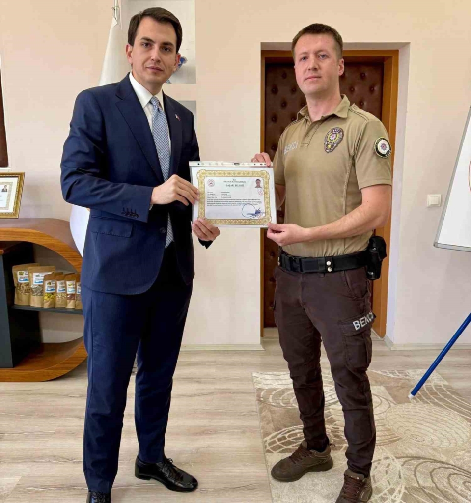 Hisarcık’ta emniyet personeline Başarı Belgesi