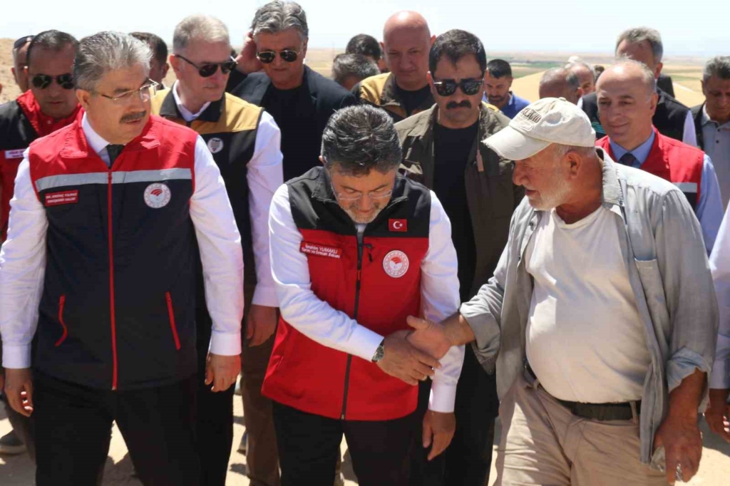 Bakan Yumaklı: "Bitkisel üretimde Cumhuriyet tarihimizin rekorunu bekliyorum"