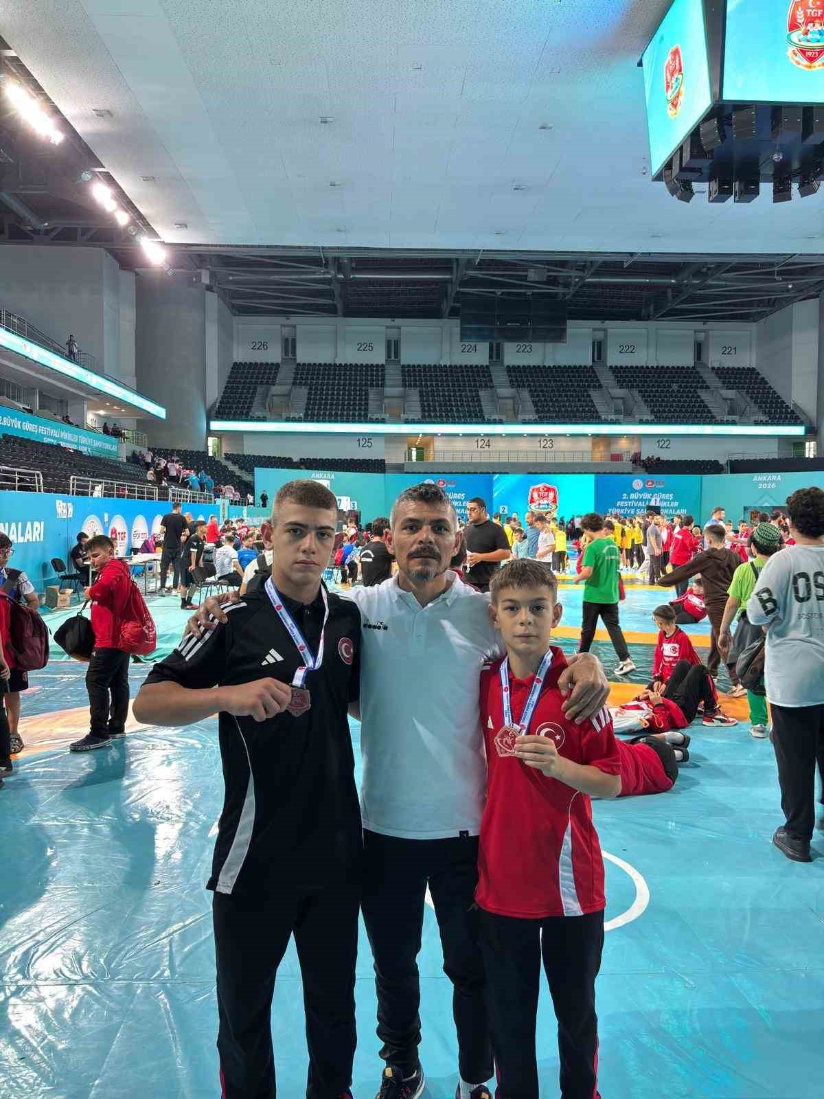Ahmet Savaş Türkiye 3’üncüsü, Ahmet Efe Aykol ise Türkiye 5’incisi oldu