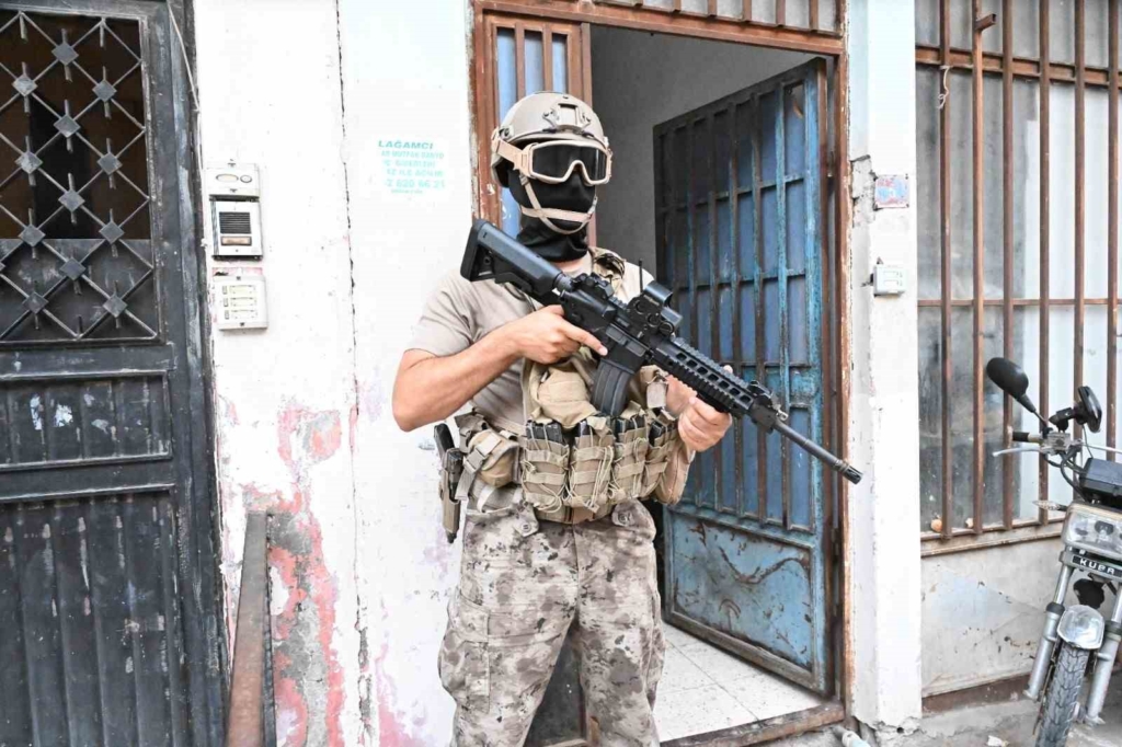 Mersin’deki uyuşturucu operasyonu: 27 tutuklama