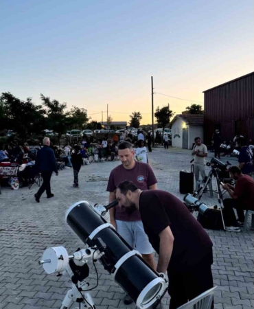 Eskişehir’de gökyüzü heyecanı: Vatandaşlar gezegenleri yakından gözlemledi